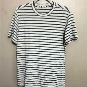 Lululemon men’s basic stripped tee size small